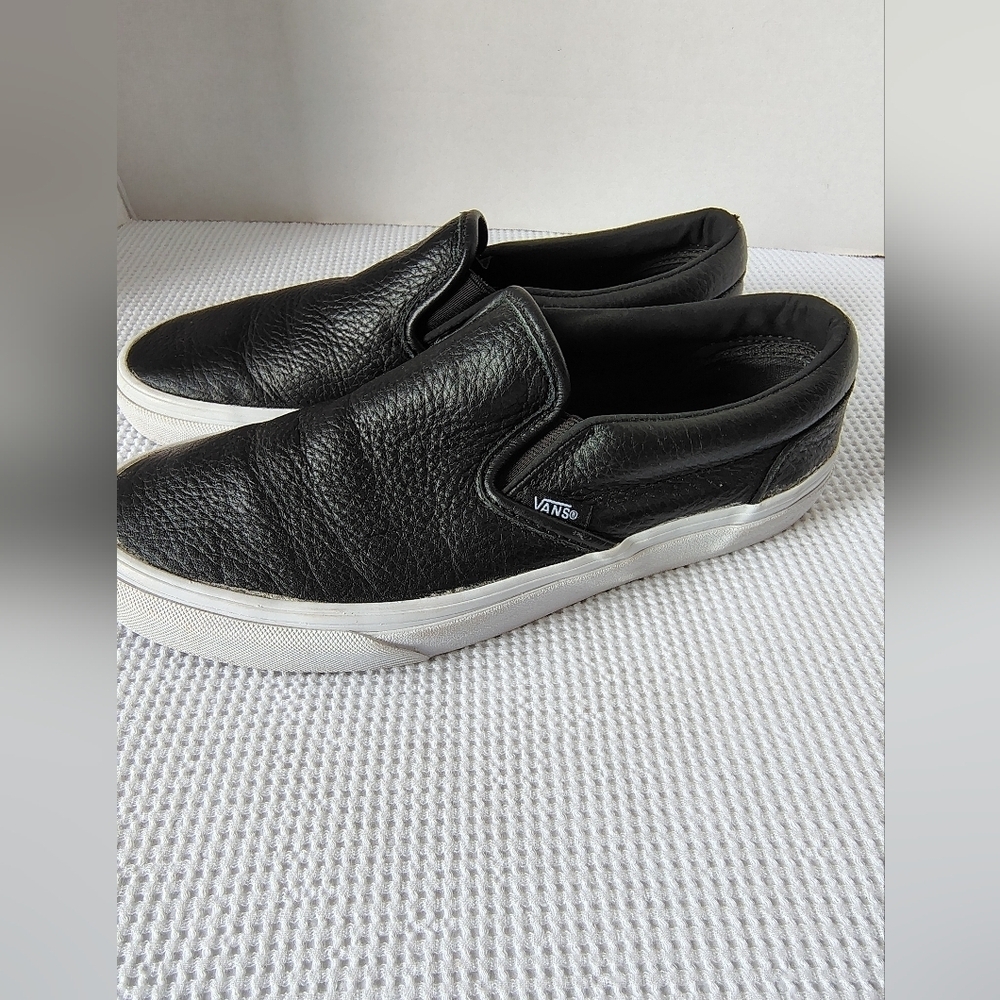 Vans Men's Black Slip-On Size 7